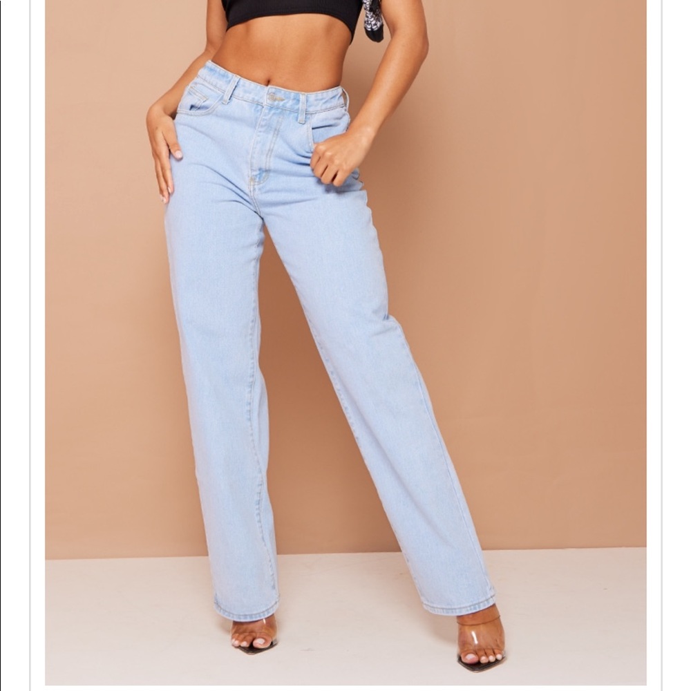 PrettyLittleThing Light Wash Blue, Boyfriend Jeans, Dipped Back, Size 8